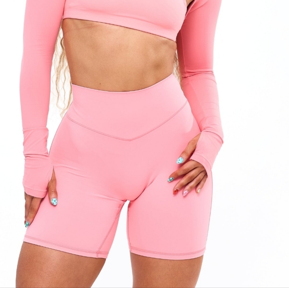 Buffbunny Guava Silhouette Short